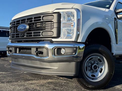 New 2026 Ford F250 XL w/ XL Chrome Package AWD/4WD image 28