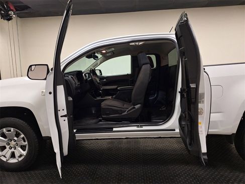 Used 2022 Chevrolet Colorado LT w/ Fleet Safety Package image 12