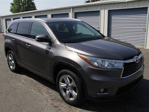 Used 2014 Toyota Highlander Limited FWD image 4