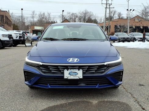 New 2025 Hyundai Elantra Limited image 6