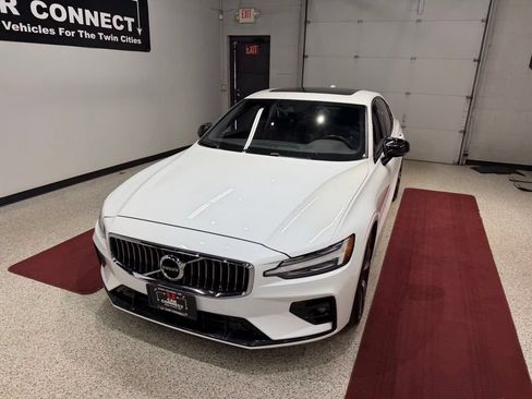 Used 2019 Volvo S60 T6 R-Design AWD/4WD image 5