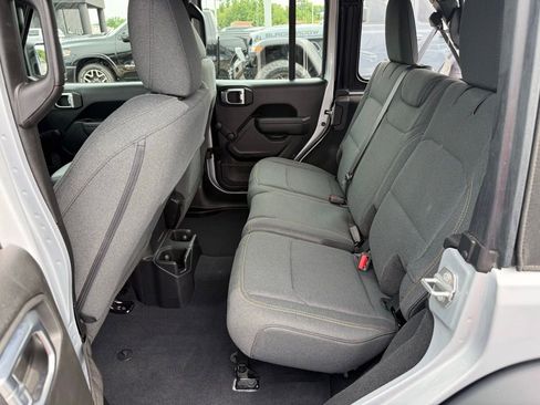 Used 2024 Jeep Wrangler Unlimited Sport AWD/4WD image 23