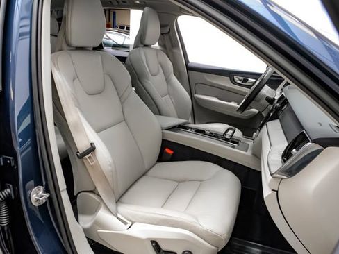 Used 2023 Volvo XC60 B5 Plus w/ Protection Package Premier AWD/4WD image 36