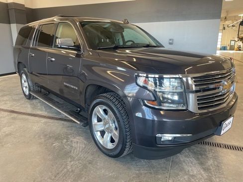 Used 2018 Chevrolet Suburban Premier image 2
