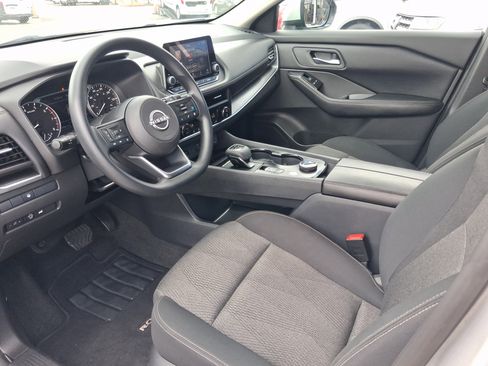 Used 2024 Nissan Rogue SV AWD/4WD image 9