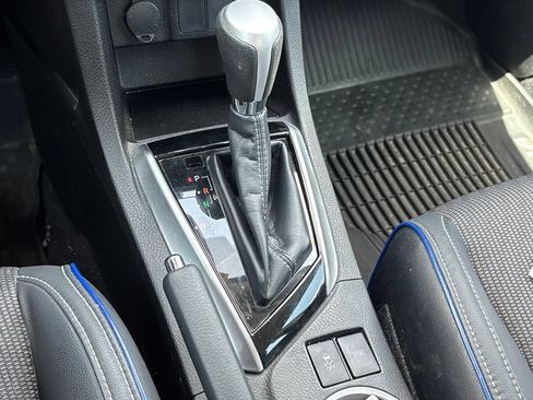 Used 2019 Toyota Corolla SE FWD image 11
