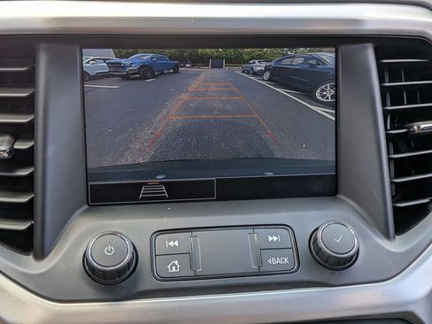 Used 2021 GMC Acadia SLE FWD image 14