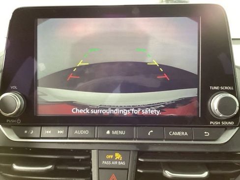 Used 2025 Nissan Altima 2.5 SV FWD image 24