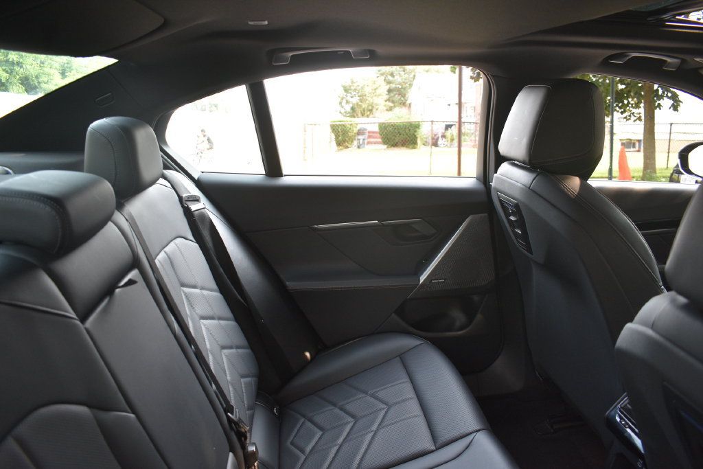 Used 2025 BMW 530i RWD image 23