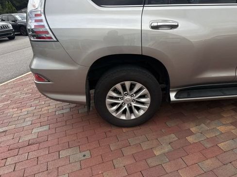 Used 2023 Lexus GX 460 Premium AWD/4WD image 14