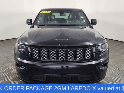 Used 2022 Jeep Grand Cherokee Laredo X image 2
