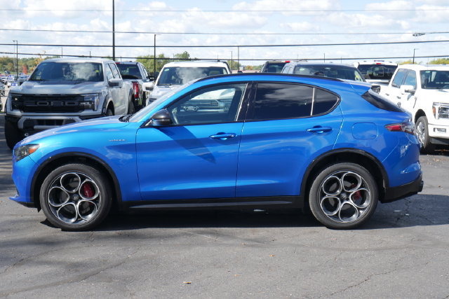 Used 2024 Alfa Romeo Stelvio Veloce AWD/4WD image 9