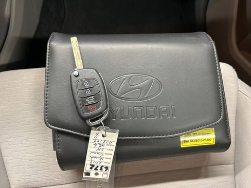 Used 2019 Hyundai Tucson SE image 28