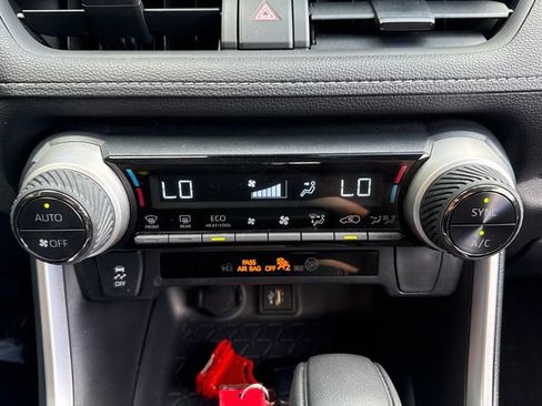 Certified 2025 Toyota RAV4 XLE AWD/4WD image 29
