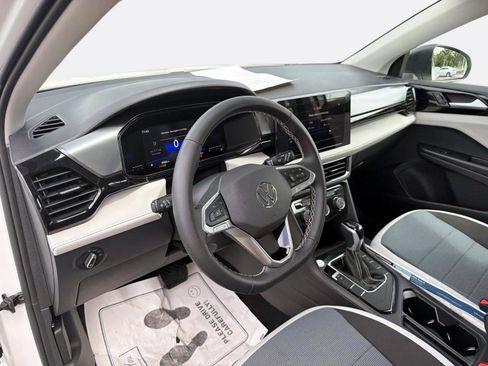 Certified 2025 Volkswagen Taos S FWD image 17