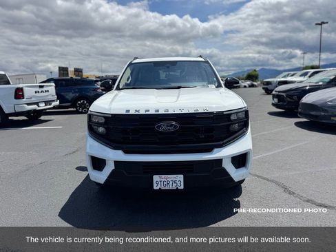 Used 2025 Ford Expedition Max Active AWD/4WD image 9