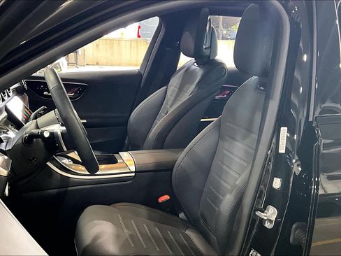 Used 2025 Mercedes-Benz C 300 4MATIC Sedan image 8