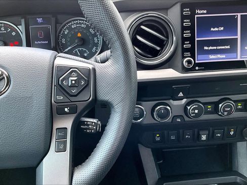 Used 2020 Toyota Tacoma TRD Sport image 25