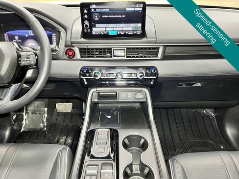 Used 2025 Honda Pilot Elite image 11