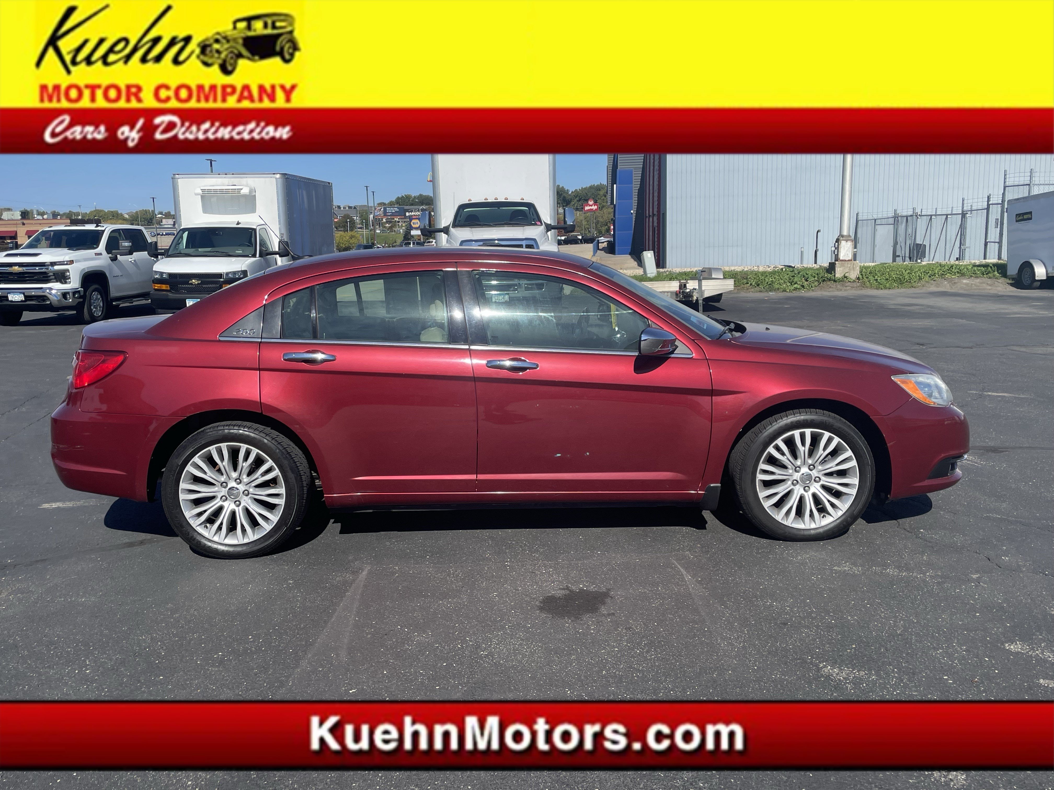 Used 2011 Chrysler 200 Limited FWD image 1