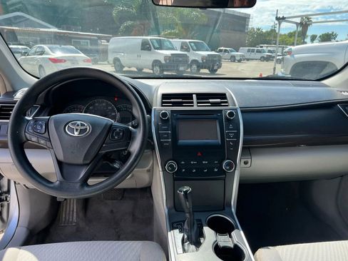 Used 2015 Toyota Camry LE image 11