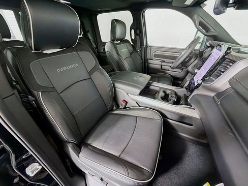 New 2026 RAM 2500 Laramie AWD/4WD image 29