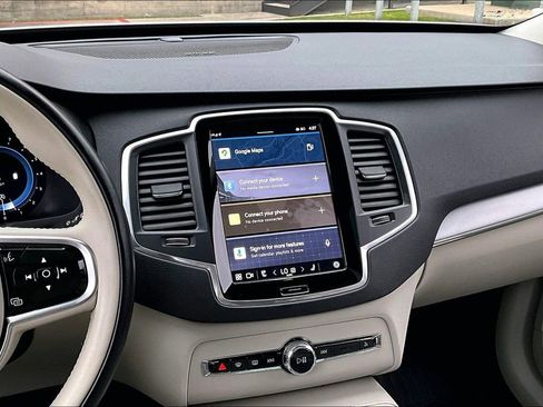 Used 2023 Volvo XC90 B5 Core w/ Climate Package image 9