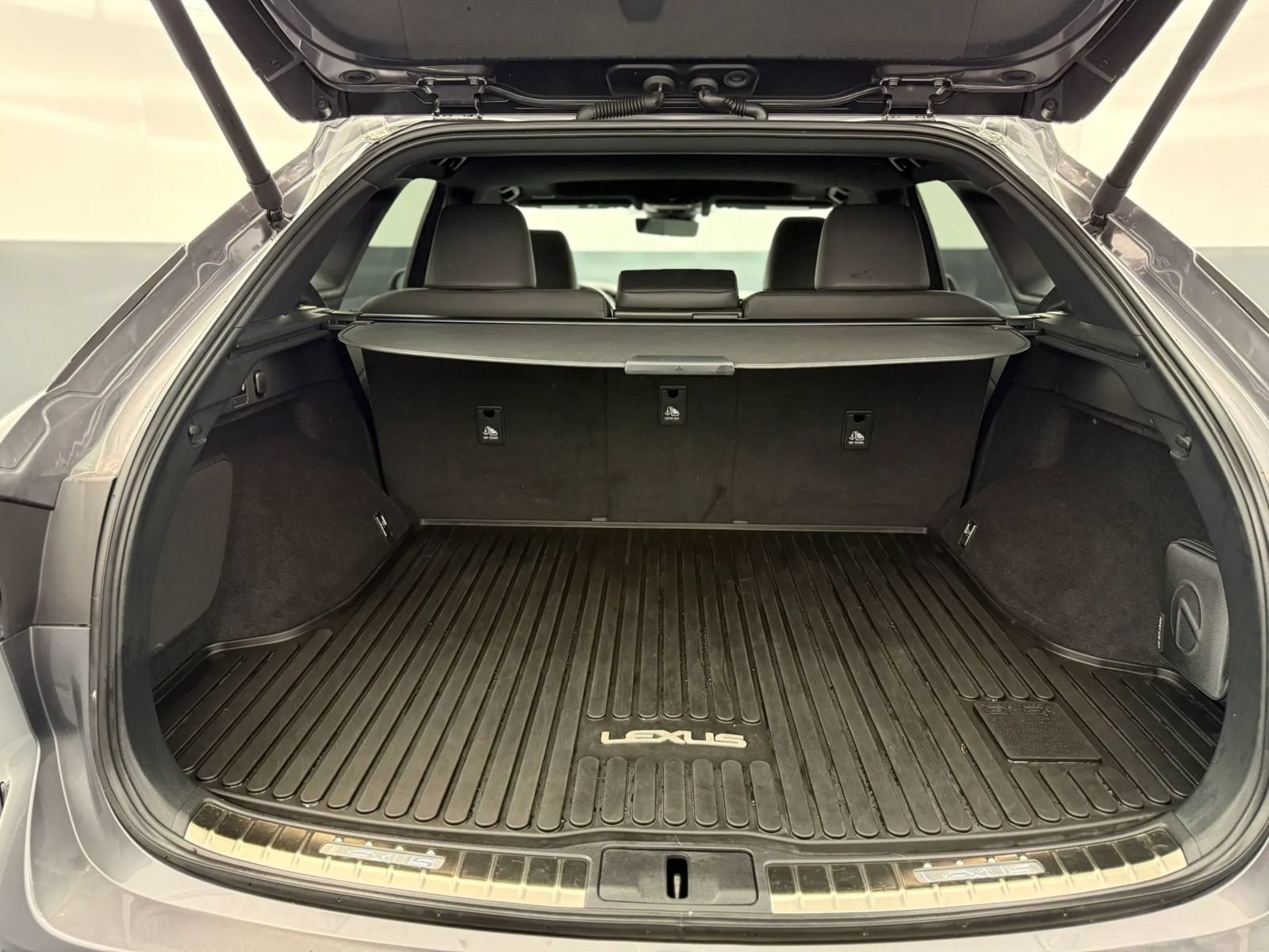 Used 2023 Lexus RX 350 Premium w/ Accessory Package AWD/4WD image 27