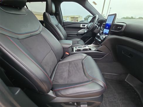 Used 2024 Ford Explorer ST w/ Equipment Group 401A image 10