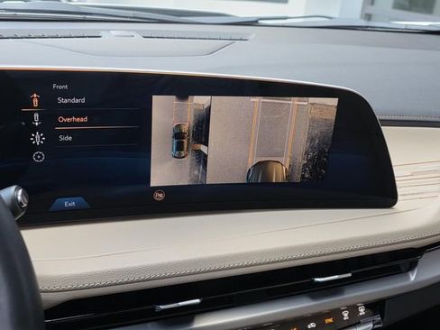 Used 2025 Cadillac XT4 Premium Luxury FWD image 18