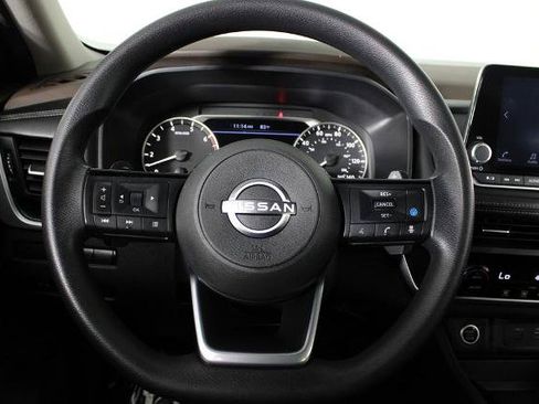 Certified 2023 Nissan Rogue SV FWD image 25