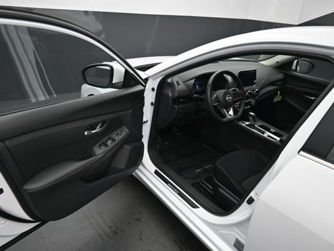 Certified 2025 Nissan Sentra SV w/ All-Weather Package FWD image 16