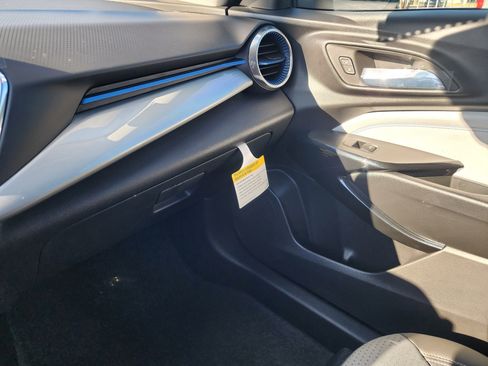 New 2026 Chevrolet Trax LT w/ Driver Confidence Package FWD image 35