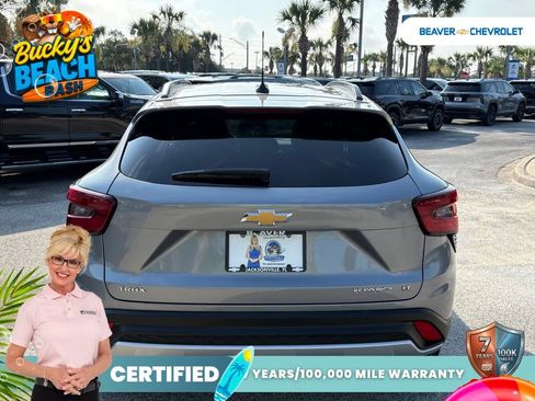 Used 2025 Chevrolet Trax LT w/ LT Convenience Package FWD image 6