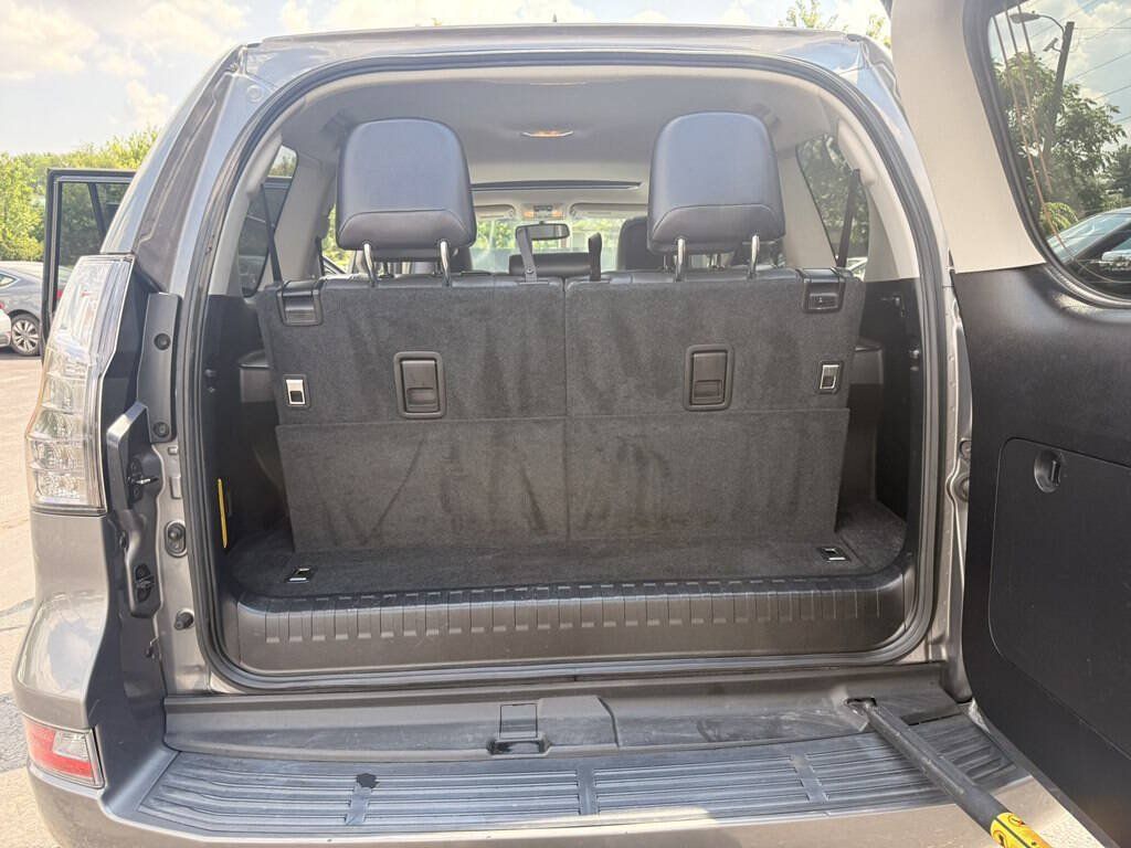 Used 2014 Lexus GX 460 AWD/4WD image 22