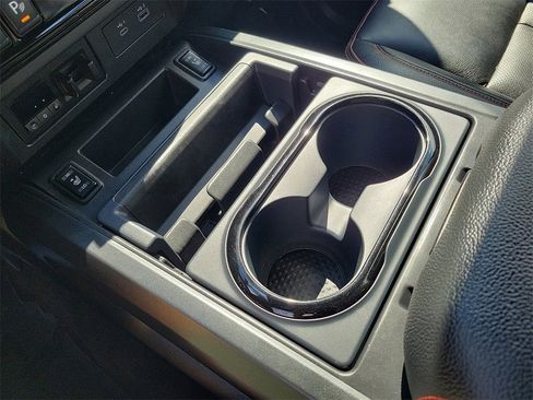 Used 2023 Nissan Titan PRO-4X w/ Pro-4x Convenience Package image 15