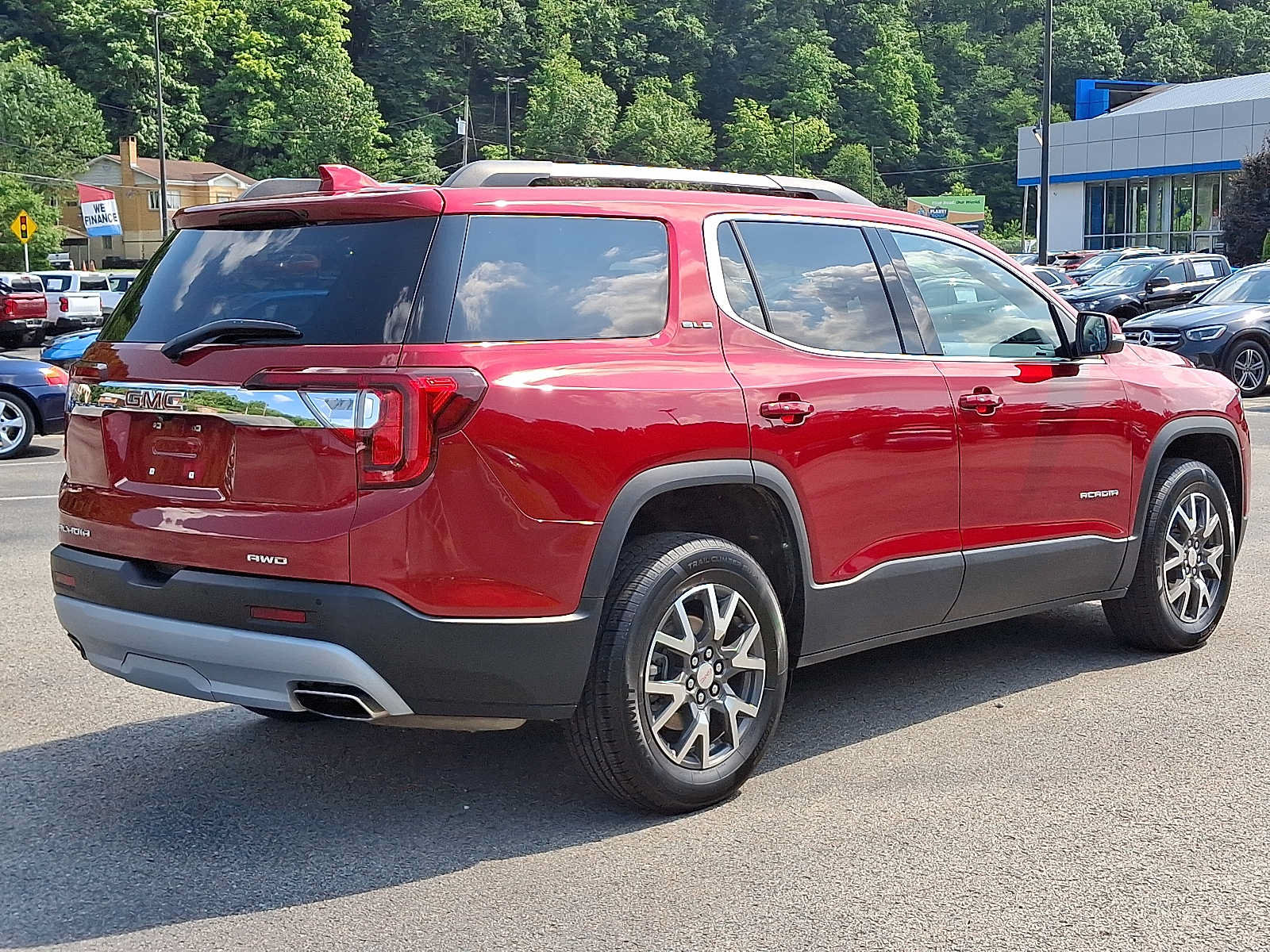 Used 2023 GMC Acadia SLE w/ Driver Convenience Package AWD/4WD image 6