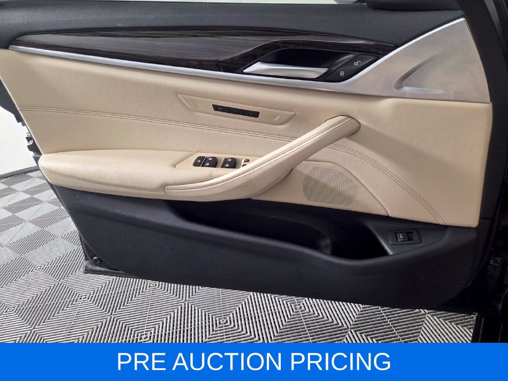 Used 2023 BMW 530i w/ Convenience Package RWD image 19