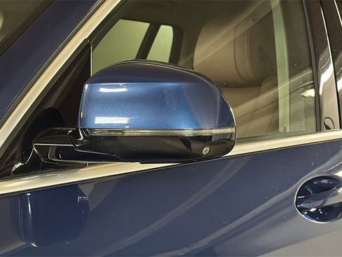 Used 2022 BMW X7 xDrive40i w/ Premium Package image 5