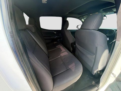 Used 2016 Toyota Tacoma TRD Sport w/ Premium & Technology Package image 27