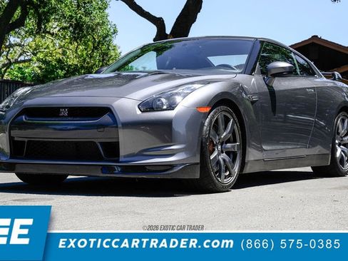 Used 2011 Nissan GT-R Premium AWD/4WD image 1