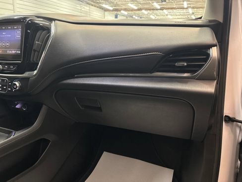 Used 2020 Chevrolet Traverse LT w/ Driver Confidence II Package AWD/4WD image 29