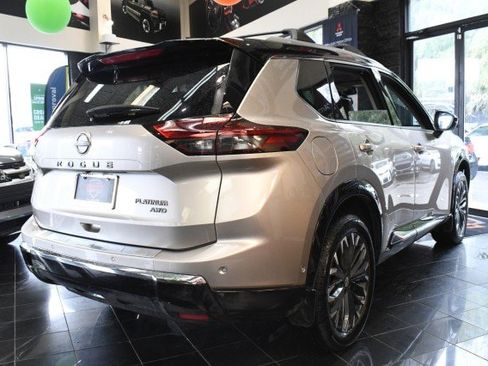 Used 2025 Nissan Rogue Platinum w/ Platinum Premium Package AWD/4WD image 13