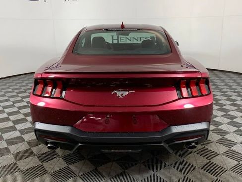 Used 2025 Ford Mustang Premium image 6