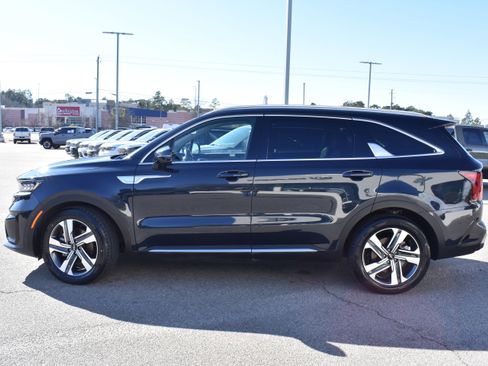Used 2022 Kia Sorento SX w/ Panoramic Sunroof Package image 6