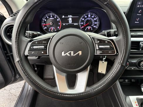 Used 2022 Kia Forte LXS image 18