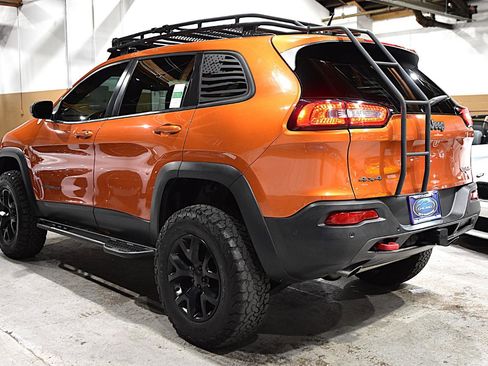 Used 2015 Jeep Cherokee Trailhawk w/ Comfort/Convenience Group AWD/4WD image 18