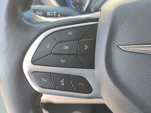 Used 2020 Chrysler Pacifica Touring-L Plus FWD image 23