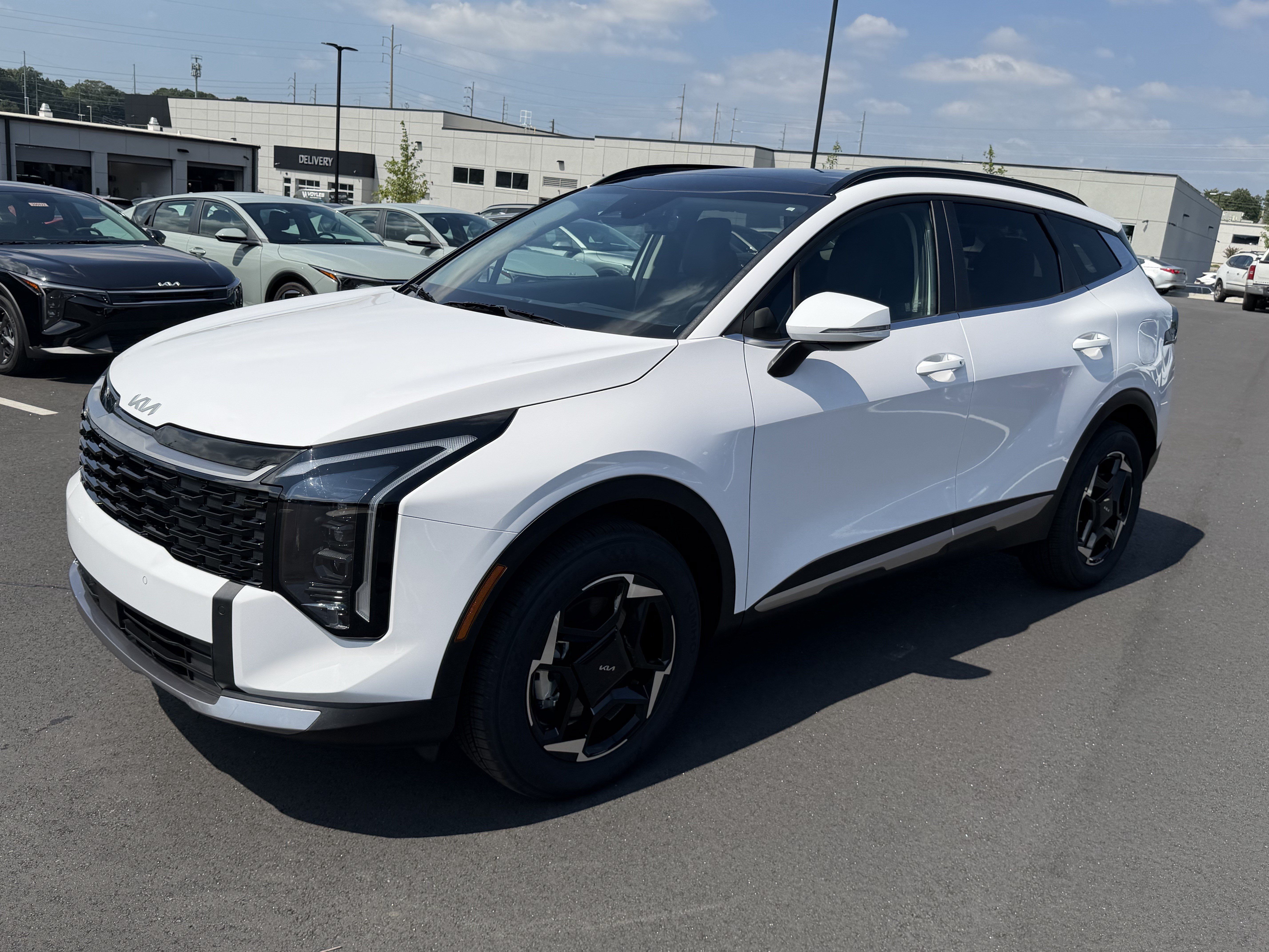 Certified 2026 Kia Sportage EX AWD/4WD image 3