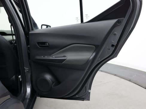 Used 2019 Nissan Kicks S FWD image 31